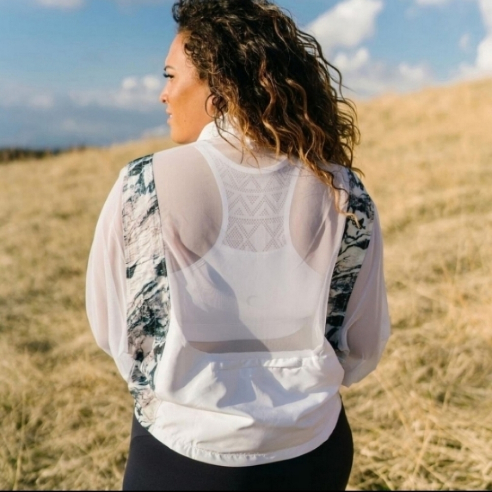Marble Mesh Jacket By Zyia size small